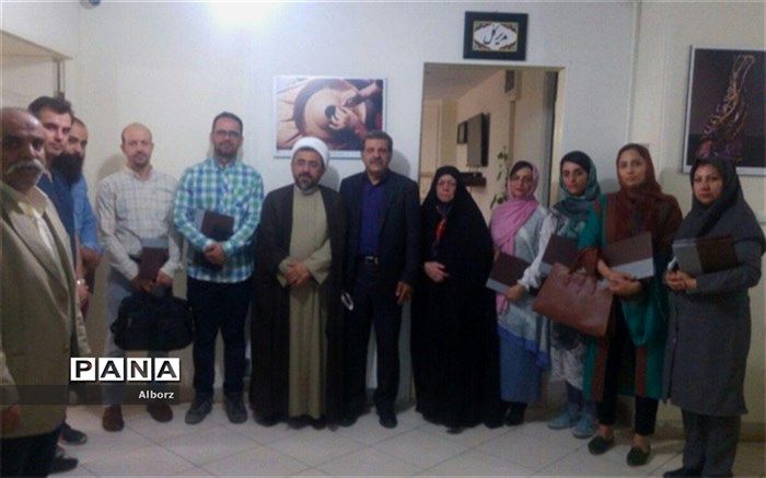 مدیر کل میراث فرهنگی استان البرز اعلام کرد: بیمه هنرمندان صنایع دستی  دغدغه جدی مسئولین البرز