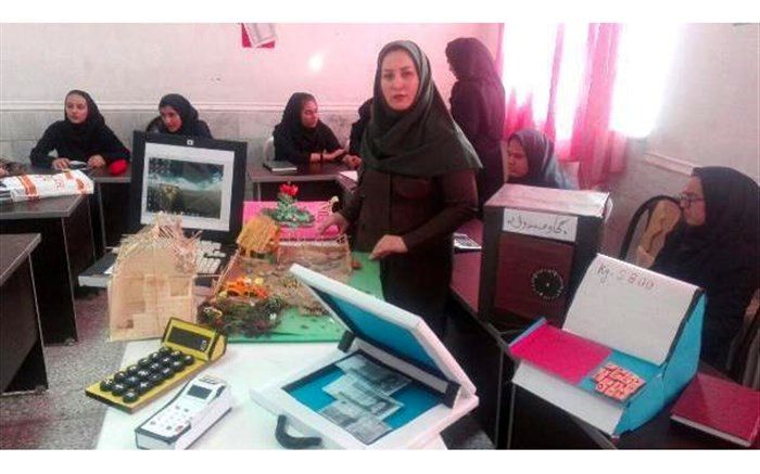 رتبه سوم دبیر خندابی در جشنواره الگوهای برتر تدریس کشور