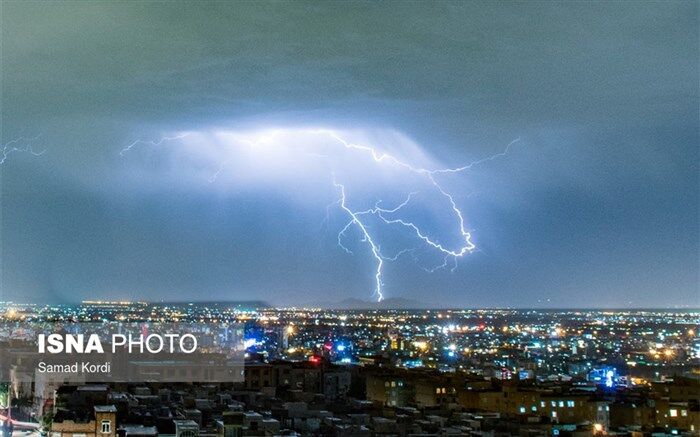 تصاویر دیدنی از رعد و برق شب گذشته در کرج