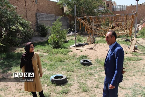 بازدید اعضای سازمان دانش آموزی  از اولین مدرسه طبیعت استان یزد