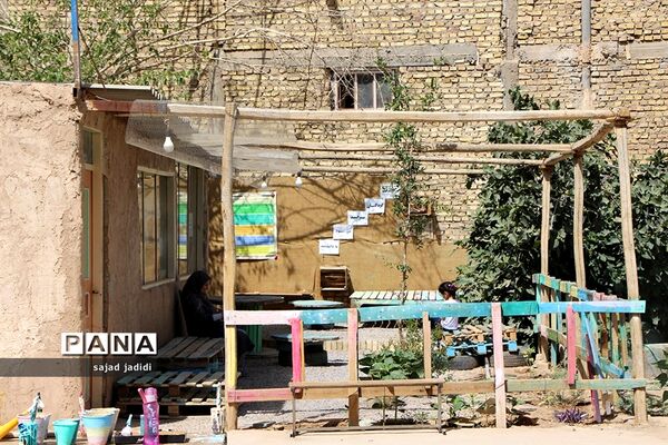 بازدید اعضای سازمان دانش آموزی  از اولین مدرسه طبیعت استان یزد