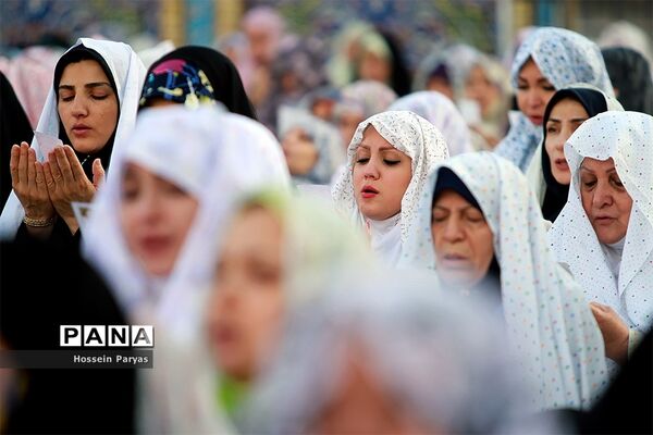 نماز عید فطر در امامزاده صالح(ع)