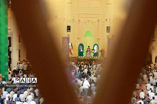 نماز عید فطر در شاهچراغ