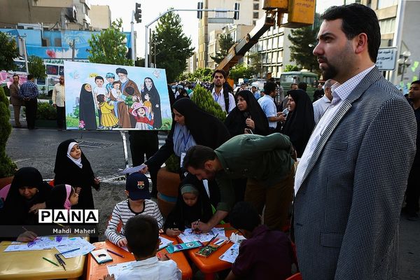 حضور پر شور و فعال دانش آموران پیشتاز در مراسم نماز عید فطر