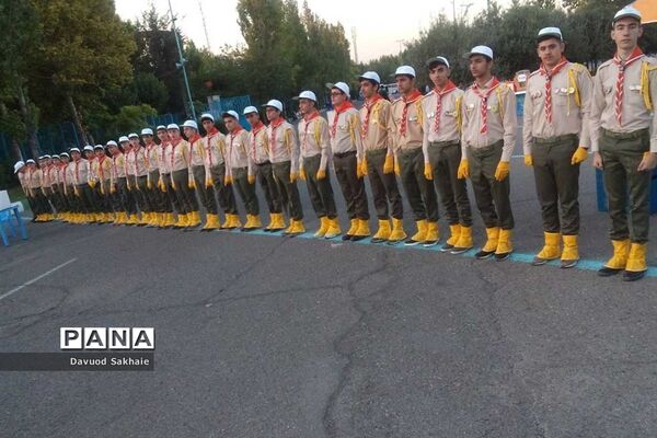 حضور پیشتازان شهرستانهای تهران در مصلی امام خمینی(ره) و استقبال از نمازگزاران