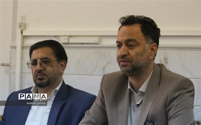 حضور دانش آموزان در راهپیمایی روز جهانی قدس ضربه ای محکم بر پیکره طاغوت است