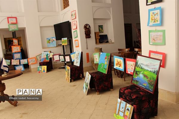 گشایش نمایشگاه نقاشی کودکان مارال در یزد