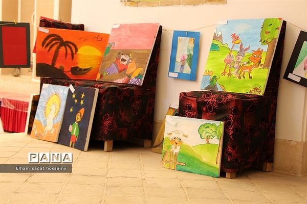 گشایش نمایشگاه نقاشی کودکان مارال در یزد