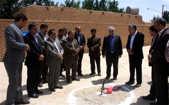 ساخت یک مدرسه خیری در شهرستان مهریز آغاز شد