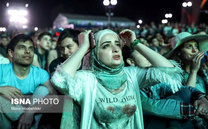 تصاویر/ تماشای بازی‌های جام‌جهانی در «فن‌فست» کازان