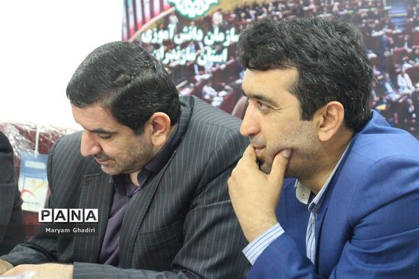 نخستین نشست اعضای دوره جدید شورا و مجلس دانش‌آموزی مازندران