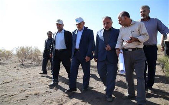 وضع 100 هزار هکتار از اراضی بیابانی قم بحرانی است