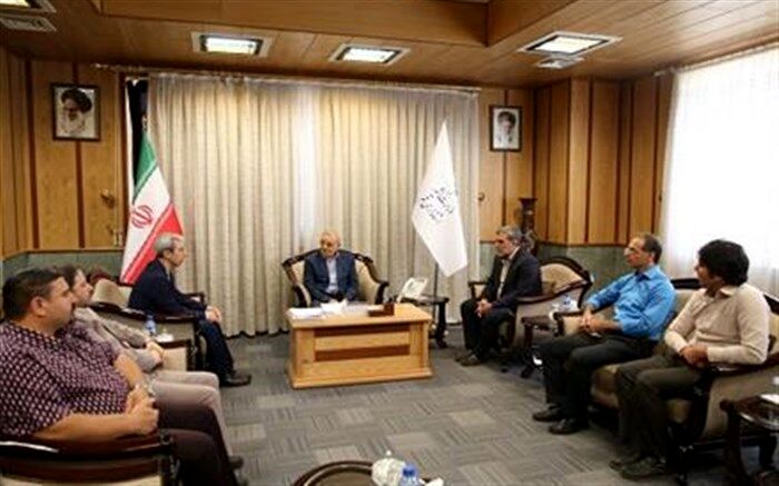 استاندار قم: فدراسیون‌ها و مسئولان ورزشی برای عمومی کردن ورزش تلاش کنند