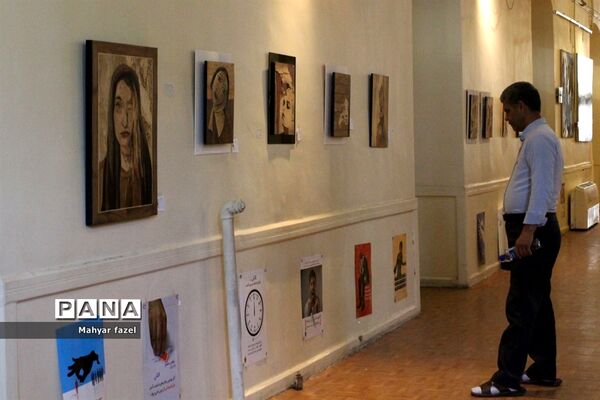 نمایشگاه آثار هنری با عنوان «هویت» در حمایت از قربانیان اسیدپاشی در تبریز