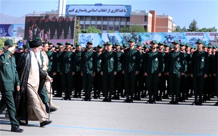رهبر انقلاب: اقتدار ایران از دل ملت می‌جوشد