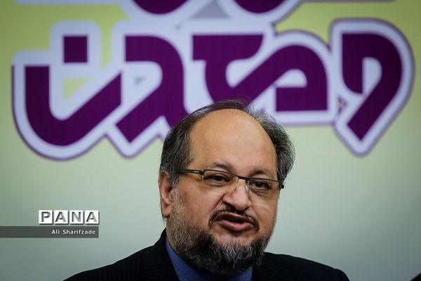 نشست خبری وزیر صنعت،‌ معدن و تجارت