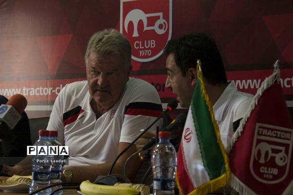 نشست خبری سرمربی جدید تیم فوتبال تراکتورسازی