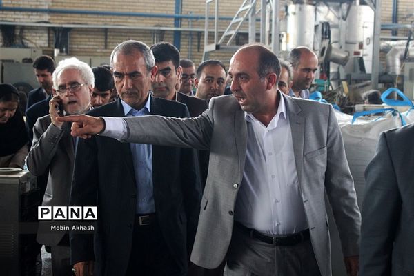 بازدید استاندار آذربایجان شرقی از واحد های تولیدی و صنعتی شهرک سلیمی