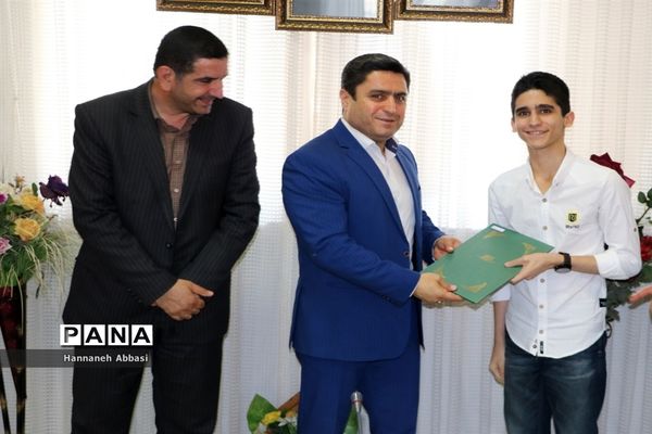 تجلیل از برگزیدگان کشوری پرسش  مهر هفدهم در مازندران