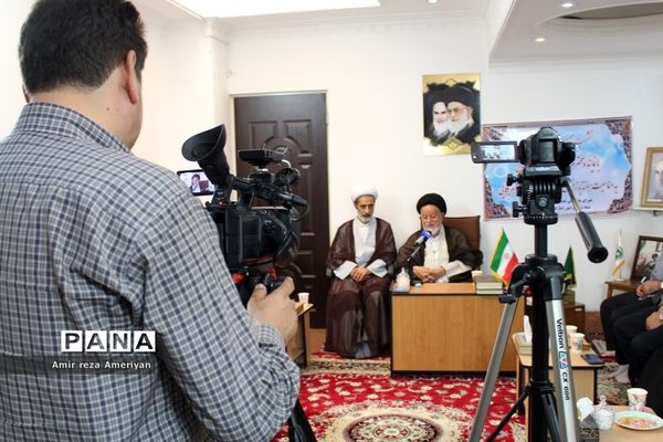 نشست صمیمی جانبازان شیمیایی با نماینده ولی فقیه در استان سمنان