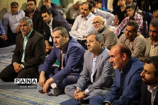 دیدار برگزیدگان کنگره ملی پرسش مهر18 با سید حسن خمینی
