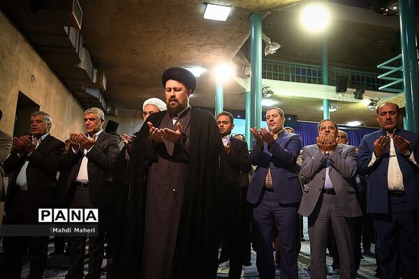 دیدار برگزیدگان کنگره ملی پرسش مهر18 با سید حسن خمینی