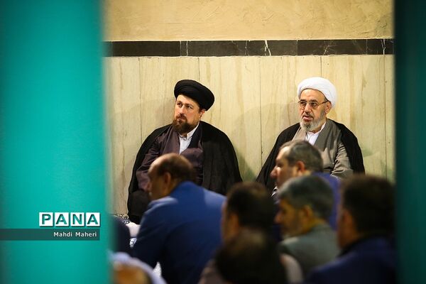 دیدار برگزیدگان کنگره ملی پرسش مهر18 با سید حسن خمینی