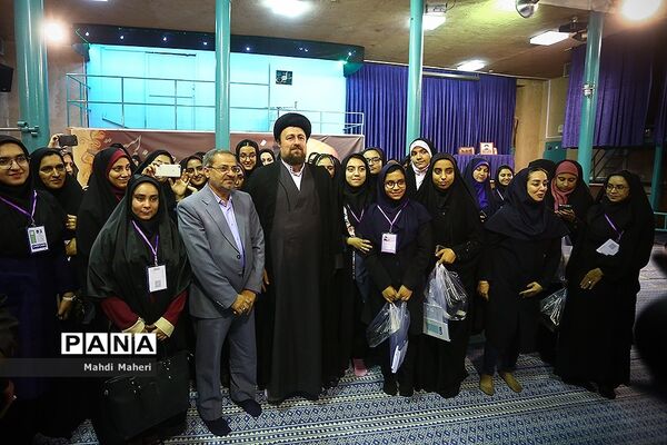 دیدار برگزیدگان کنگره ملی پرسش مهر18 با سید حسن خمینی