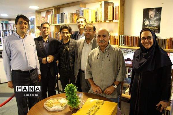 کتاب«من یک بازیگرم» با حضور پرویزپرستویی در یزد رونمایی و امضا شد