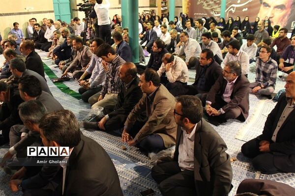 دیدار برگزیدگان کنگره ملی پرسش مهرهجدهم با سید حسن خمینی