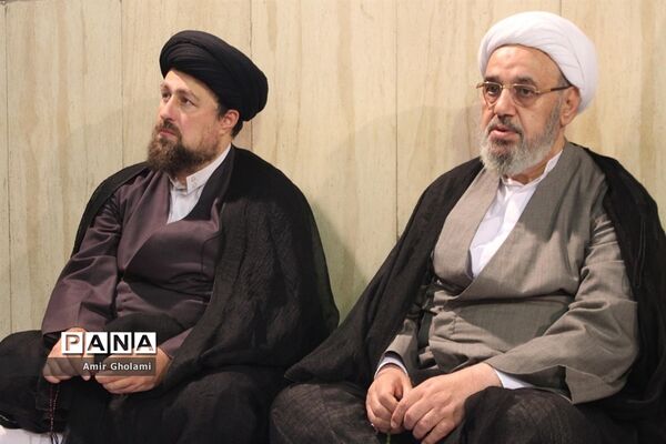 دیدار برگزیدگان کنگره ملی پرسش مهرهجدهم با سید حسن خمینی