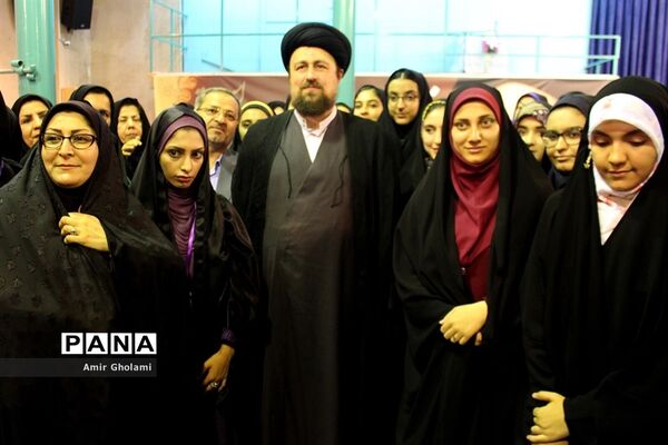 دیدار برگزیدگان کنگره ملی پرسش مهرهجدهم با سید حسن خمینی
