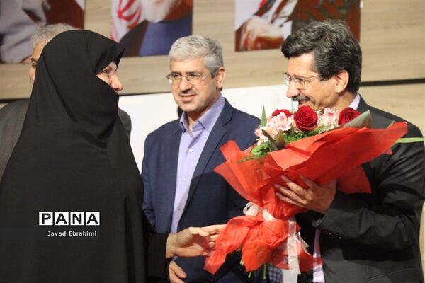 مراسم تجلیل از مدیر سابق آموزش پرورش تبادکان