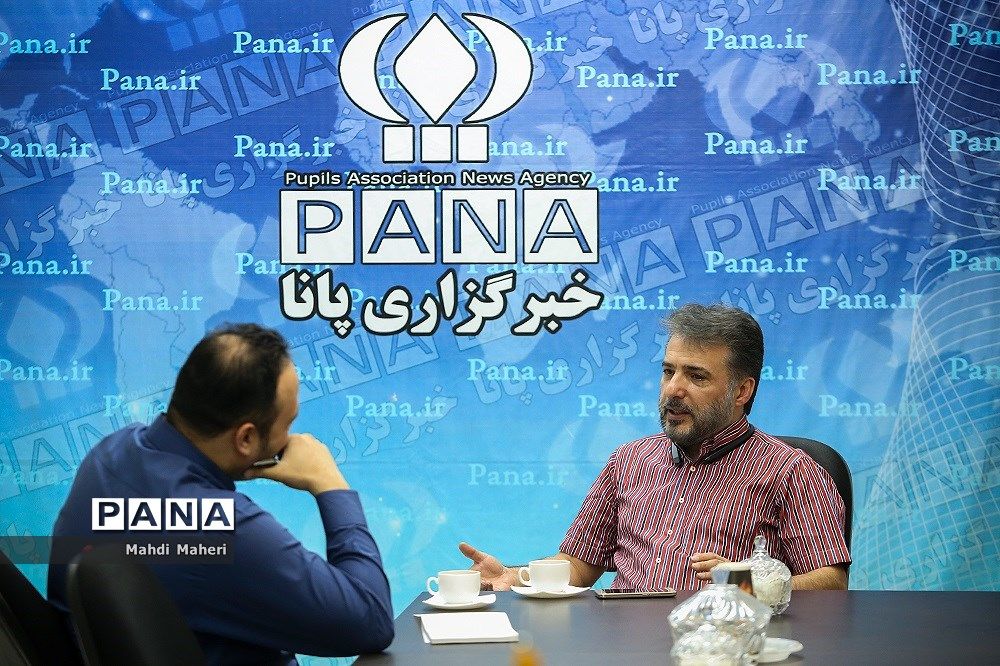 سیدجواد هاشمی:  دکور «تورنادو» آماده شود فیلمبرداری را آغاز می کنیم