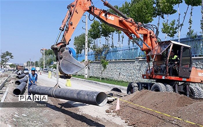 اجرای خط انتقال آب با هدف رفع مشکلات کمالشهر آغاز شد