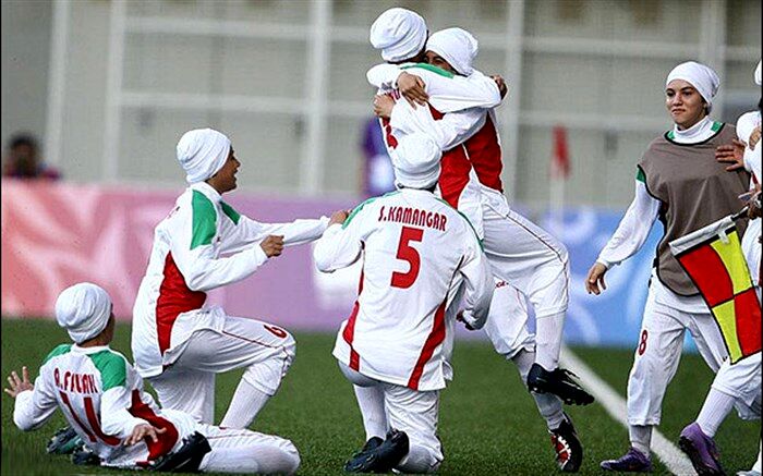 دختر فوتبالیست آذربایجان غربی به اردوی تیم ملی دعوت شد
