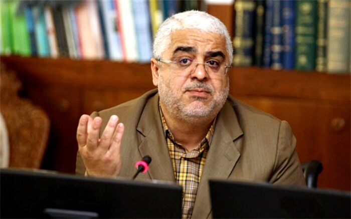 جعفرزاده، عضو کمیسیون برنامه و بودجه مجلس: بازار نباید وارد مسیر براندازان شود، دودش به چشم خودش می‌رود