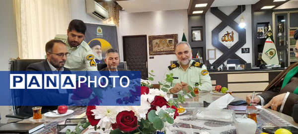 نشست صمیمی شورای معاونان آموزش و پرورش قم با فرمانده پلیس 