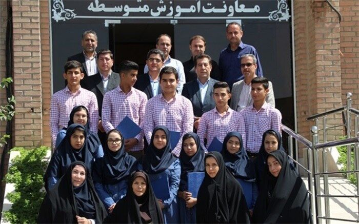 اعزام 12 هنرجوی شاخه کاردانش شهرستانهای استان تهران به مرحله نهایی مسابقات علمی کاربردی شاخه کاردانش