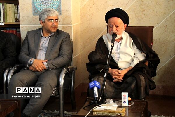 دیدار مدیران استان با نماینده ولی فقیه در استان سمنان