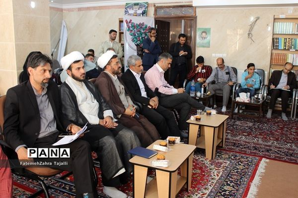 دیدار مدیران استان با نماینده ولی فقیه در استان سمنان