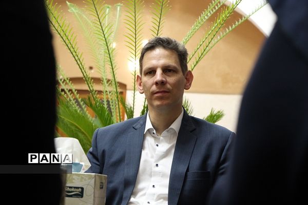 دیدار رئیس بنیاد جهانی انرژی با مسئولان شهرداری یزد