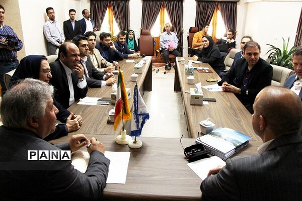 دیدار رئیس بنیاد جهانی انرژی با مسئولان شهرداری یزد