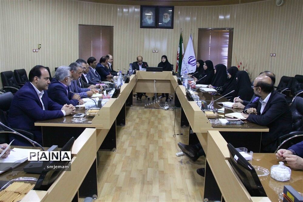 نشست شورای معاونان آموزش و پرورش استان یزد با حضور رضوان حکیم زاده معاون آموزش ابتدایی کشور