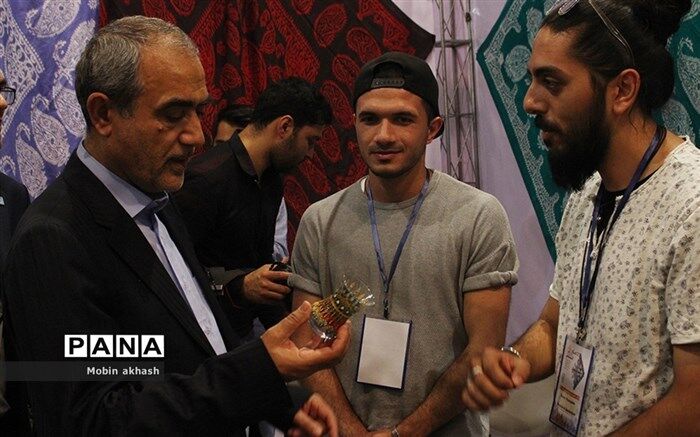 استاندار آذربایجان شرقی تاکید کرد: نقش موثر صنایع دستی در اشتغال‌زایی