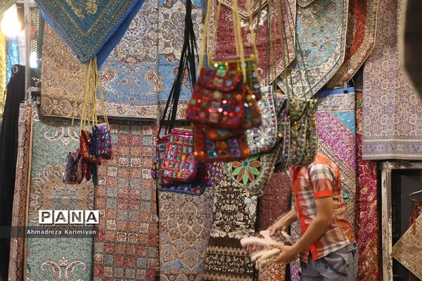 دالان‌های هزار توی بازار وکیل