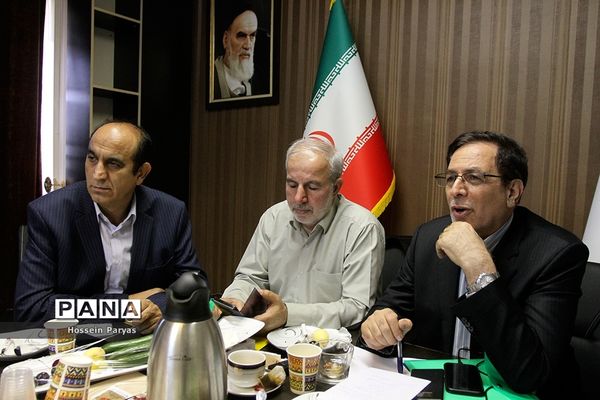 نشست هم‌اندیشی مسئولان سازمان دانش‌آموزی و جمعی از نمایندگان مجلس