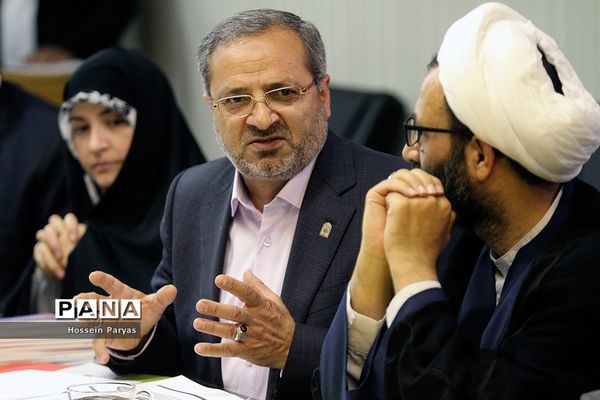 نشست هم‌اندیشی مسئولان سازمان دانش‌آموزی و جمعی از نمایندگان مجلس