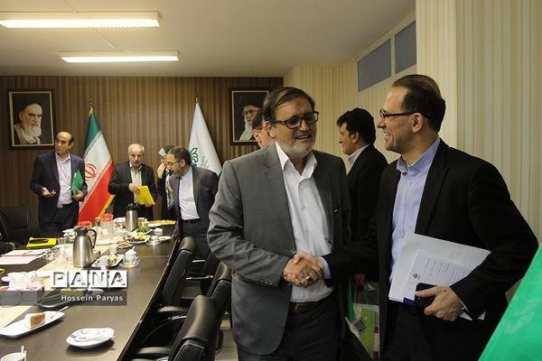 نشست هم‌اندیشی مسئولان سازمان دانش‌آموزی و جمعی از نمایندگان مجلس