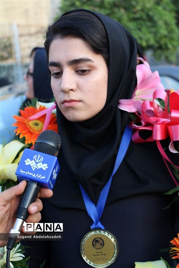 استقبال از دو کاراته‌کار دانش‌آموز در جویبار